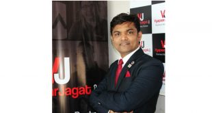 Helping SMBs Digitize Dr. Pravin Parmar | Founder & CEO - VyapaarJagat.com, IT Consultant - Aequitas Information Technology. Explains how both his businesses are working in sync to support digitization of SMBs